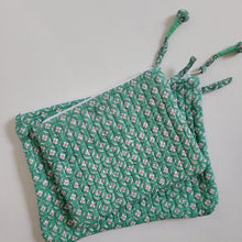Load image into Gallery viewer, Quilted Block Print Pouch Set