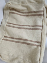 Load image into Gallery viewer, Woven Pet Bed Cushion