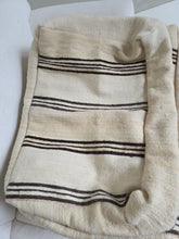 Load image into Gallery viewer, Woven Pet Bed Cushion