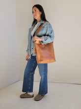 Load image into Gallery viewer, Ellie Leather Tote Bag