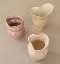 Load image into Gallery viewer, Max Heart Vase