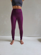 Load image into Gallery viewer, High-Rise Compressive Legging - Plum