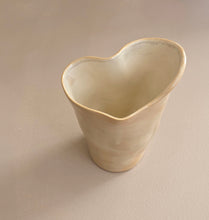 Load image into Gallery viewer, Max Heart Vase