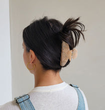 Load image into Gallery viewer, Marble Claw Clip