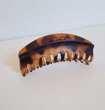 Load image into Gallery viewer, Dome Claw Clip