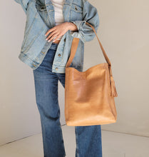 Load image into Gallery viewer, Ellie Leather Tote Bag