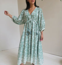 Load image into Gallery viewer, Indra Block Printed Dress