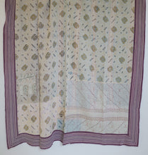 Load image into Gallery viewer, Kantha Quilt No. 089