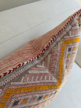 Load image into Gallery viewer, Vintage Wool Kilim Pillow - No. 041