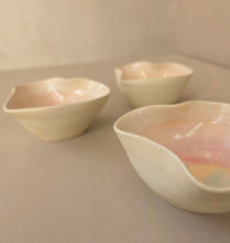 Load image into Gallery viewer, Max Heart Bowl