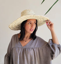 Load image into Gallery viewer, Woven Palm Brim Hat