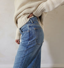 Load image into Gallery viewer, Tommy Mid-Rise Straight Leg Jeans