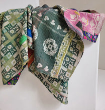Load image into Gallery viewer, Kantha Blanket No. 040