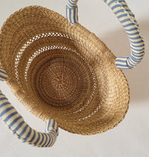 Load image into Gallery viewer, Mini Cutout Bolga