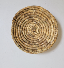 Load image into Gallery viewer, Woven Palm Plateau