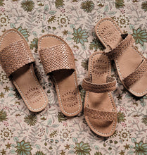 Load image into Gallery viewer, Saida Slide