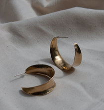 Load image into Gallery viewer, Tazara Hoops