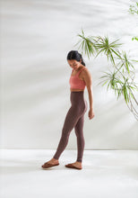 Load image into Gallery viewer, Compressive High-Rise Pocket Legging