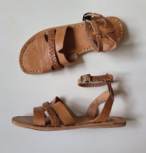 Load image into Gallery viewer, Helene Sandal