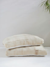 Load image into Gallery viewer, Woven Pet Bed Cushion