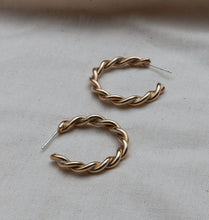 Load image into Gallery viewer, Zinga Hoops