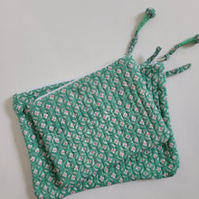 Load image into Gallery viewer, Quilted Block Print Pouch Set
