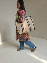 Load image into Gallery viewer, Long Embroidered Quilt Jacket - No. 091
