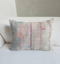 Load image into Gallery viewer, Kantha Pillow No. 008
