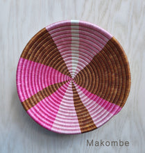 Load image into Gallery viewer, Small Woven Sweetgrass Bowl

