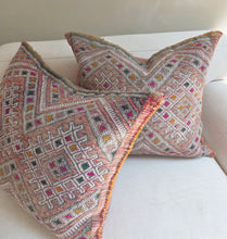 Load image into Gallery viewer, Vintage Wool Kilim Pillow - No. 040
