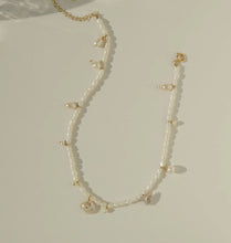 Load image into Gallery viewer, Portofino Pearl + Gold Anklet
