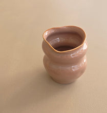 Load image into Gallery viewer, Max Heart Vase
