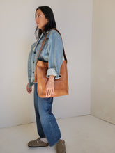 Load image into Gallery viewer, Ellie Leather Tote Bag
