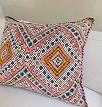 Load image into Gallery viewer, Vintage Wool Kilim Pillow - No. 043
