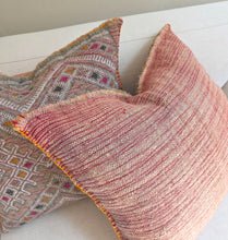Load image into Gallery viewer, Vintage Wool Kilim Pillow - No. 040
