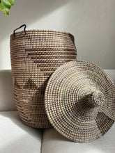 Load image into Gallery viewer, Medium Black &amp; Cream Printed Basket

