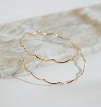 Load image into Gallery viewer, 14kGold Arm Wave Cuff
