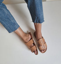 Load image into Gallery viewer, Louie Leather Slide Sandal
