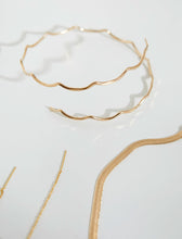 Load image into Gallery viewer, 14kGold Arm Wave Cuff
